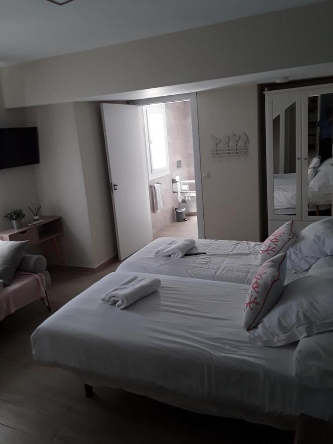 Punta Carnero Hostal อัลเฮซิราส ภายนอก รูปภาพ